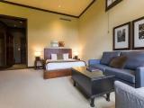 Suite with lake view