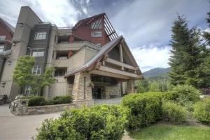 Lake Placid Lodge by Whiski Jack, Whistler