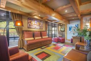 Carleton Lodge, Whistler
