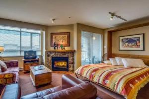 Town Plaza Suites by Golden Dreams, Whistler