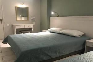 George Deluxe Apartments, Stalis