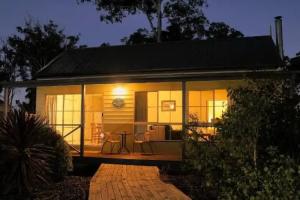 Waverley House Cottages, Lakes Entrance
