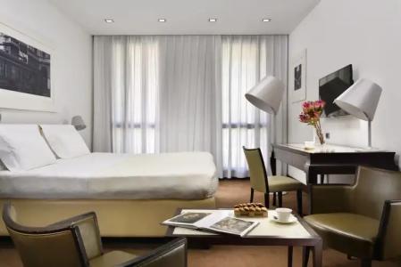 UNAHOTELS Cusani Milano - 9
