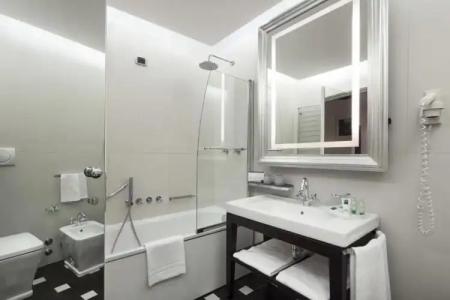 UNAHOTELS Cusani Milano - 44