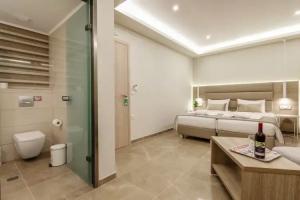 Remezzo Studios & Apartments, Alikanas