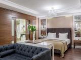 Royal (Deluxe Building) Suite