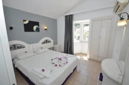 Sincerity Apart - 37