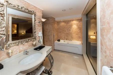 Xheko Imperial Luxury Boutique - 9