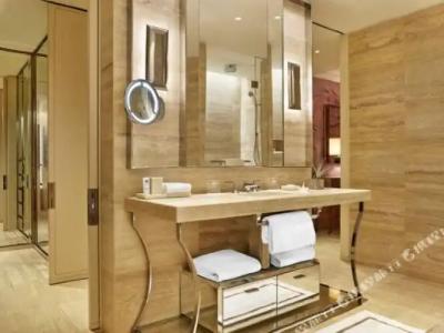 The St Regis Bal Harbour Resort - 30