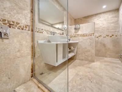 Peninsula Gardens - Adults Only - 130