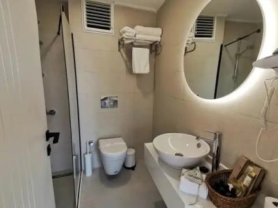 Peninsula Gardens - Adults Only - 105