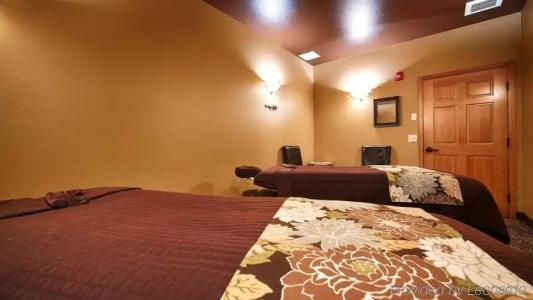 Icicle Village Resort - 3