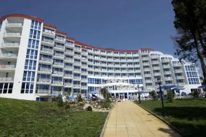 Aqua Azur Hotel, Saints Constantine and Helena