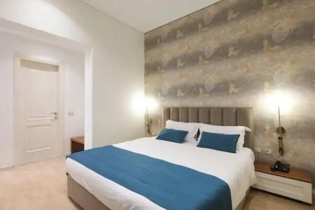 Golden City & Spa - 125