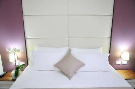 Golden City & Spa - 81