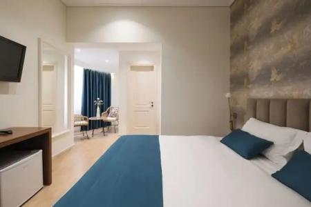 Golden City & Spa - 130