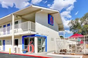 Motel 6, Santa Fe