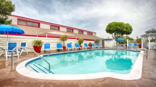 Best Western Surf City - 14