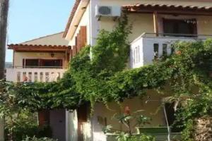 Smaragda Hotel, Marathokampos