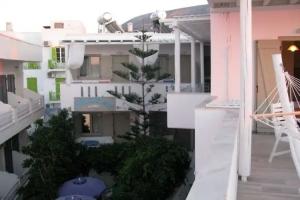 Alexandra's Rooms, Parikia