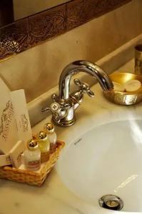 Tuvana - 103