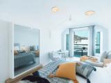 Double room with partial sea view