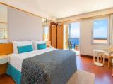 Connecting room with sea view