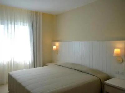 Sunrise Gardens Aparthotel - 57