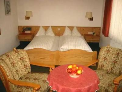 Zur schönen Schnitterin - 1