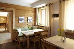 Gasthof Neuwirt Unterföhring Mini-hotel, Munchen