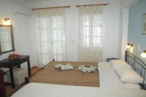 Galazia Studios, Naxos Chora
