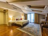 Suite with balcony