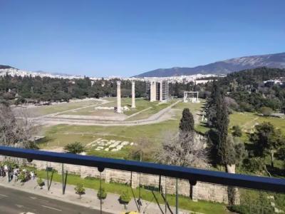 The Athens Gate - 112