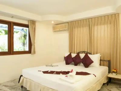 Bangtao Varee Beach - 1