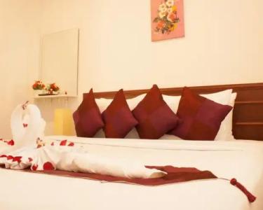 Bangtao Varee Beach - 11