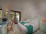 Comfort room with garden view