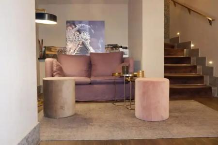 Giuturna Boutique - 1
