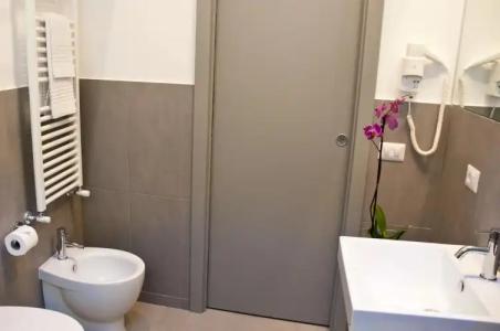 Giuturna Boutique - 9