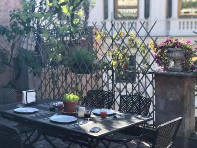 Giuturna Boutique - 21