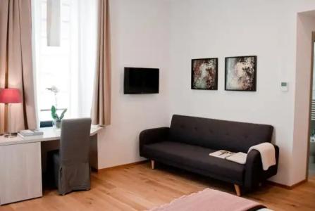 Giuturna Boutique - 42