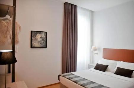 Giuturna Boutique - 27