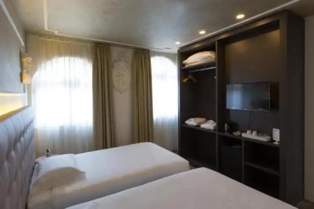 Al Campanile - Luxury Suites & Apartments - 67