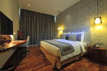 The Avenue - 52