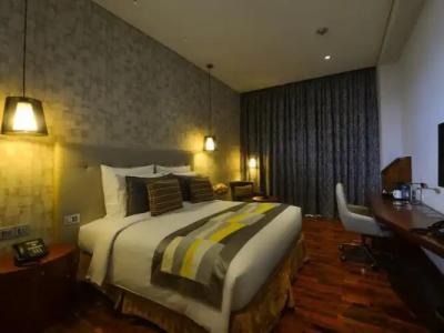 The Avenue - 54