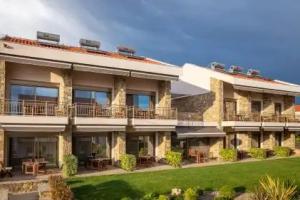 Royalty Suites Sea Side, Nikiti