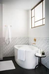 Halcyon - A in Cherry Creek - 10