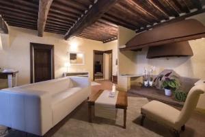 La Signoria 1212. Il Piccolo B&B in Monteriggioni, Monteriggioni