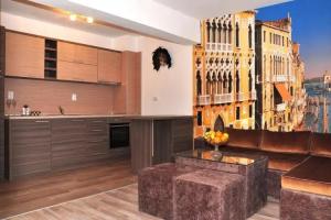 Lombardi Family Hotel, Rousse