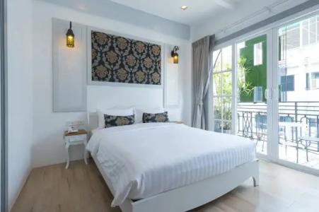 White Ivory Bed And Breakfast - 40