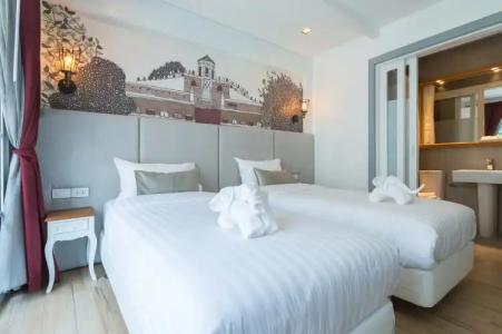 White Ivory Bed And Breakfast - 2